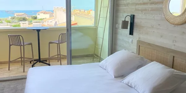 Chambre vue latérale mer Fort Brescou